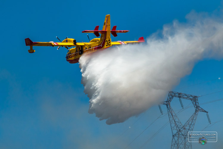 photo canadair incendie rougon verdon